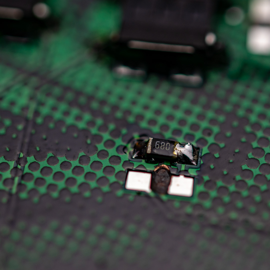 Resistor fully soldered